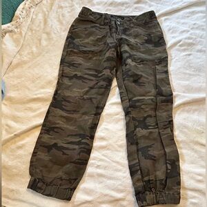 Sanctuary camo linen pants. Size 27